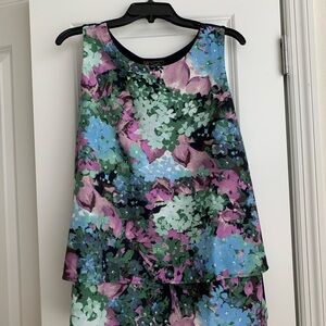 DG2 by Diane Gilman Blue and Pink Graphic Sleeveless Tank Top